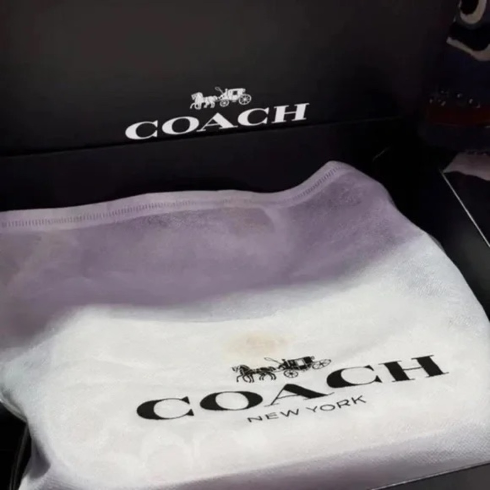 Coach Cream Shoulder Bag - Picture 5 of 5